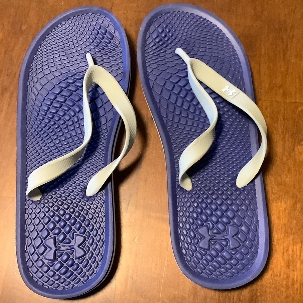 UNDER Armour Atlantic Dune Sandals. Size 9